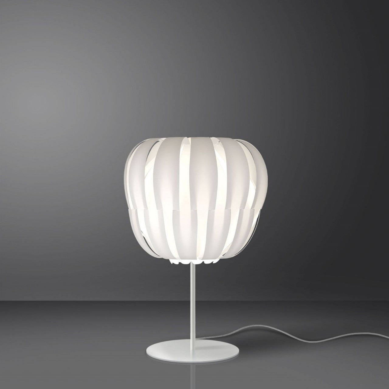 Base de lampe de table et tige blanche en métal Cm. 19x33h